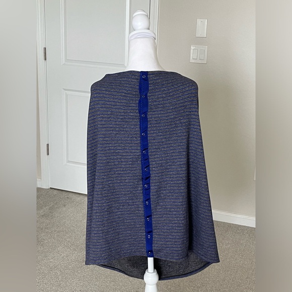 EUC Lululemon Vinyasa Infinity Button Snap Wrap Scarf in Blue and Gray Striped - Picture 13 of 16